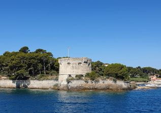 Tour of Toulon harbour